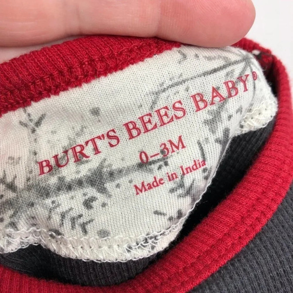NWT Burt's Bees Baby pants set Christmas outfit snowflakes size 0-3 months - Picture 2 of 10